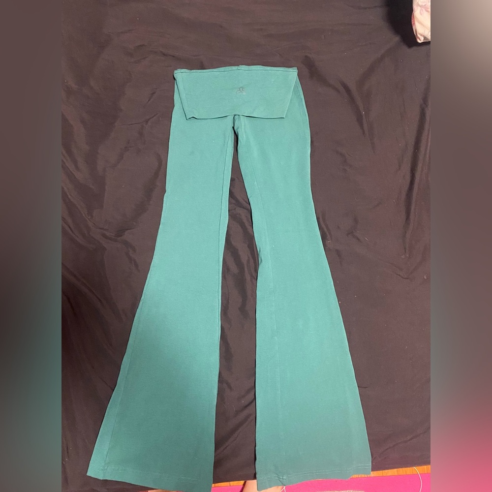 2xs High Waisted TNA bell bottomed green tights